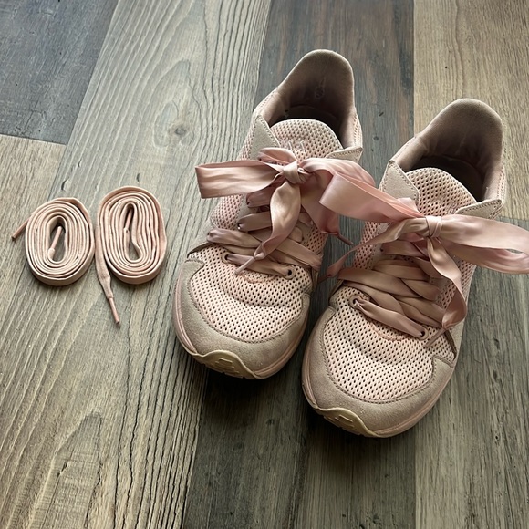 Arkk Shoes - ARKK COPENHAGEN Serinin Mesh S-E15 Sneakers MSRP $132 USD COLOR Pale Blush Sz: 7